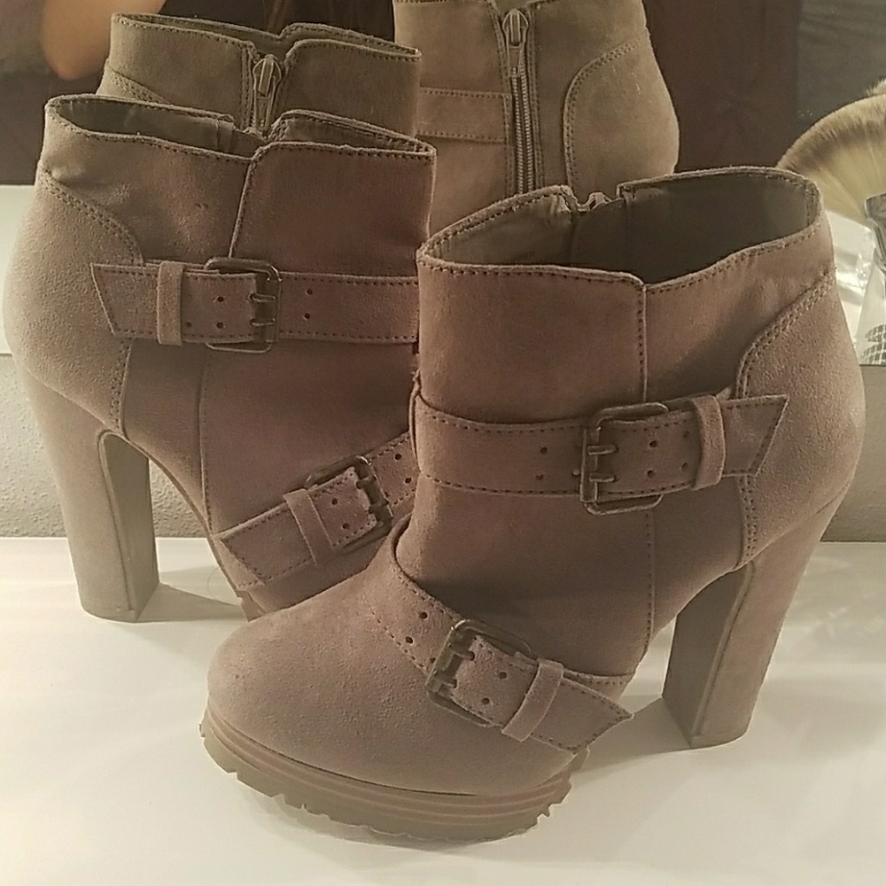 Ankle booties
